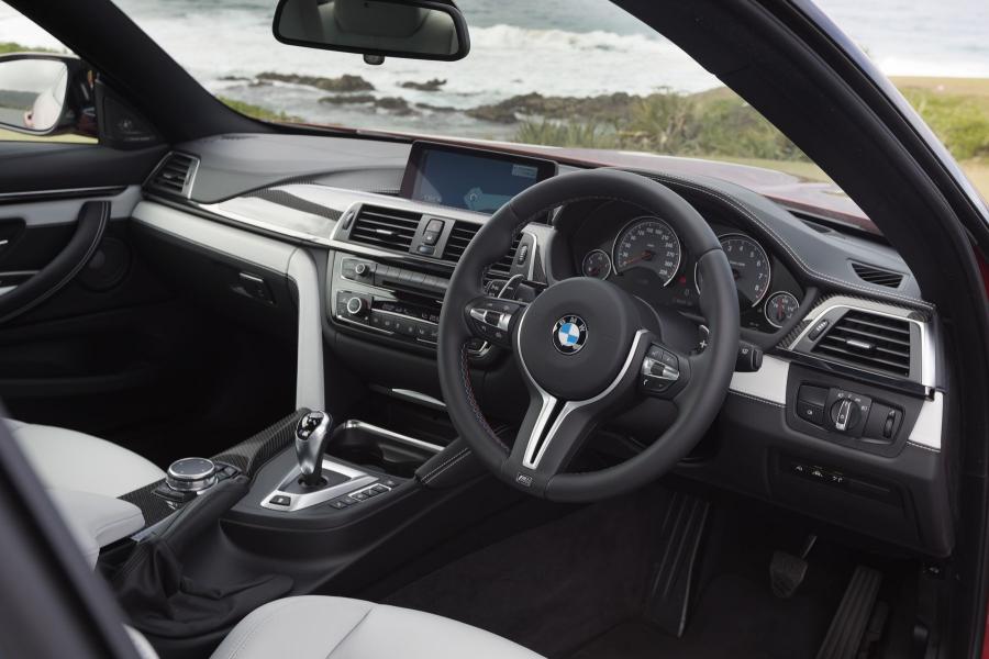 Интерьер BMW M4 Coupe Competition Package 2016 года  (AU) (фото 9 из 41)